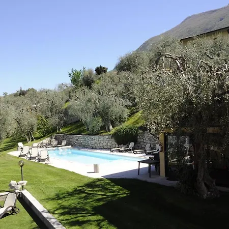 Casa Guarnati View דירה *